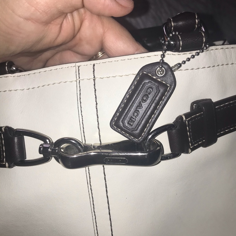 🌸Coach leather hand bag (Used ) - Picture 13 of 16